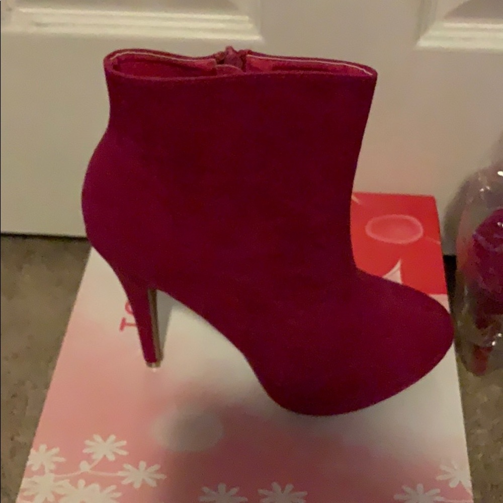 Heels - Picture 3 of 5